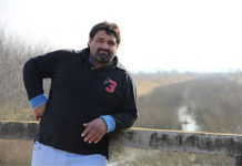 «El dirigente oficialista u opositor que no enfrente la política destructiva de Macri, es cómplice»