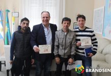La asociación civil Vecinos Unidos Barrio República se reunió con el Intendente y parte del gabinete