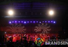 Las dos lunas del XIX festival del canto y la danza