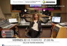 Tan Carminia en la sala de Cultura Municipal