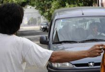 Cambiemos busca prohibir los trapitos y limpiavidrios en la provincia de Buenos Aires