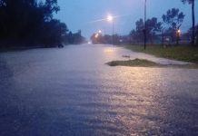 El temporal dejó calles anegadas y escuelas inundadas