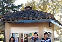 Taller «Manos Mágicas» – APAD Primer día en el kiosco de la estación