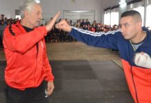 Látigo Coggi dio una clínica de boxeo en un centro penitenciario de Florencio Varela