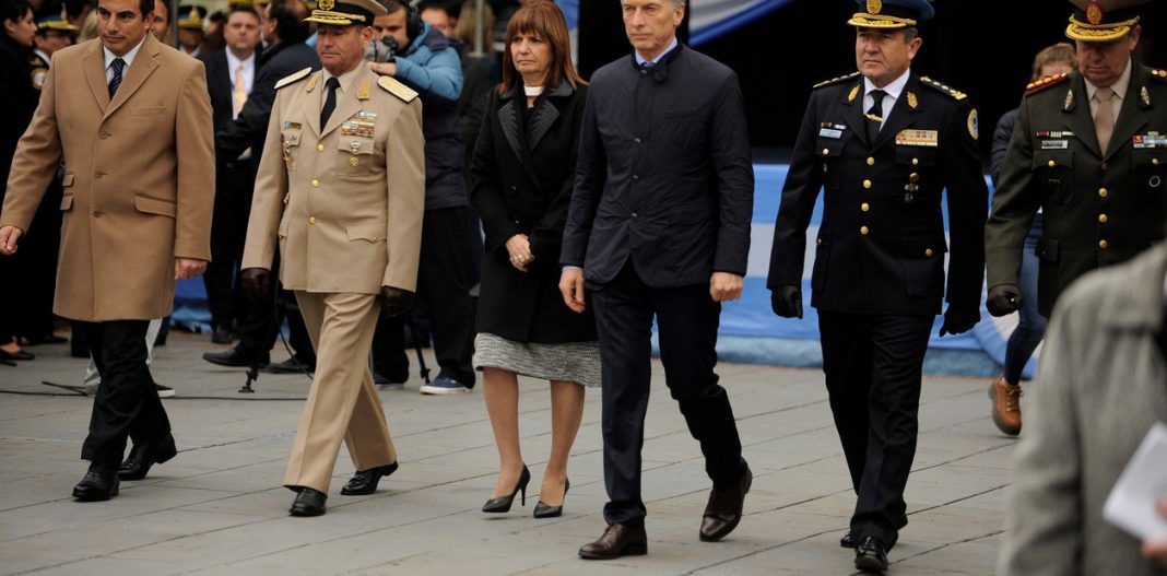 el-presidente-mauricio-macri-y___tkHypo-_J_1256x620__1