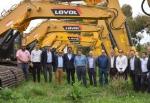 Entregan maquinaria vial a municipios para reparar caminos rurales