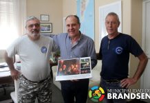 Los Veteranos de Guerra de Malvinas le entregaron un presente al Intendente Cappelletti