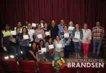 Finalización del curso de señas de lengua