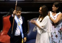 Axel Kicillof juró como Gobernador acompañado de Alberto y Cristina
