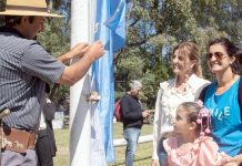 Cumpleaños de Uribelarrea: festejo y desfile por las calles del pueblo