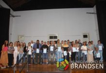 Entrega de certificados: Curso de soldador y albañilería