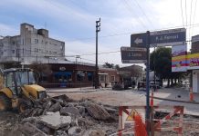 Abrieron los negocios y trabajan las máquinas