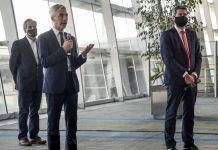 Vuelven los vuelos regulares y los servicios de media y larga distancia pero no para el turismo