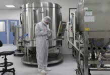 Grandes expectativas por los resultados en las pruebas de las vacunas Sputnik V y Pfizer