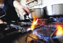 El Gobierno postergó hasta marzo los aumentos en tarifas de luz y gas