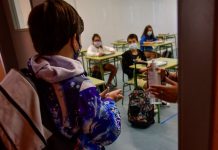 Oficializan resolución que exime de la presencialidad a personas con hijos en edad escolar