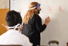 ¿Cómo se saca el permiso de docentes y estudiantes para usar el transporte público?