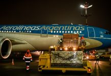 Parte el cuarto vuelo de Aerolíneas Argentinas para traer vacunas desde Moscú