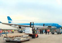 Llegó el octavo vuelo de Aerolíneas Argentinas con 500 mil vacunas desde Moscú