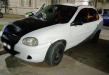 Menores circulaban en un auto fuera del horario permitido y escaparon de la policía: no tenían licencia y les secuestraron algo de marihuana