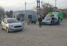 Chocaron dos autos frente a la plaza Hipólito Yrigoyen