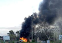 Se incendió un auto frente a parrilla ubicada sobre la Ruta 215