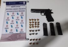 Durante operativo de interceptación vehicular, secuestraron una pistola automática calibre 45 del interior de un auto