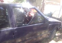 Mujer violó una perimetral, agredió a su expareja y rompió uno de los vidrios de su auto