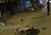 Chocaron un auto y una moto: dos menores terminaron lesionados