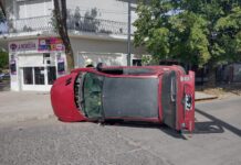 Choque y vuelco en la zona céntrica de Brandsen