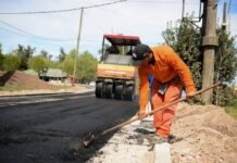 Domselaar: Avanzan las obras de pavimentación y cordón cuneta