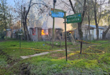 Voraz incendio dejó sin nada a una mamá y su hija en el barrio Infanta Isabel