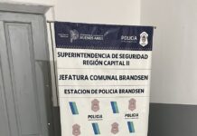 Detienen a un hombre por usar una tarjeta de débito ajena y le encuentran plantas de marihuana