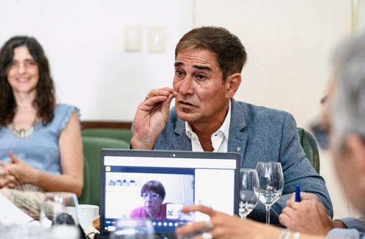 Marcelo Zarlenga: “El uso de los celulares en la escuela debe estar regulado por los docentes”