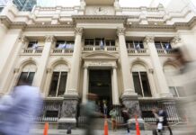Cuáles serán los horarios de los bancos en las fiestas