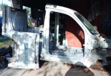 Desmantelan desarmadero de autos robados en Domselaar: un detenido