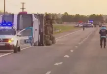 Volcó un micro en Ruta 2 y hay múltiples heridos