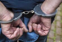 Se allanaron dos viviendas en Los Pinos por el robo a una panadería: un detenido