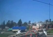 Una moto impactó con un camión conducido por un vecino de Brandsen: murieron dos personas