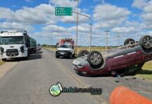 Accidente vehicular en ruta 215 a la altura de la quinta La Mariana, a metros de la rotonda Los Bosquecitos