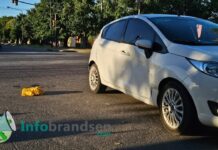 Un nuevo choque entre un auto y una moto. Ahora en Ruta 215 esquina Sáenz Peña