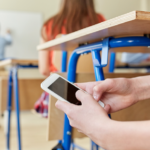 Ya fue sancionada la ley que regula el uso de celulares en escuelas secundarias
