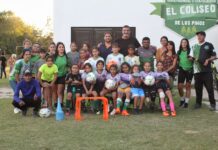 Entrega de materiales deportivos al Club de Los Pinos