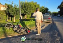 Chocaron una moto y un auto