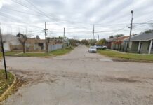 Motochorros le robaron a una vecina cuando iba a trabajar