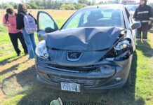 Dos autos colisionaron en la 215