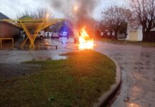 Un auto se prendió fuego