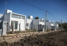 La ministra Batakis recorrió obras en Ranchos y Loma Verde
