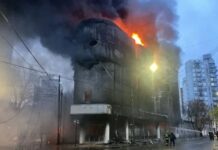 Impactante incendio en un depósito de electrodomésticos en La Plata