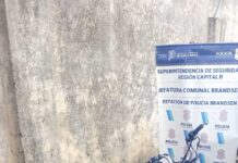 Circulaba sin protección, licencia ni cédula del vehículo